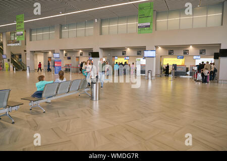 KALININGRAD, Russland - ca. Mai 2018: Check-in-Bereich in Khrabrovo Airport. Stockfoto