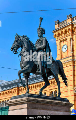 Reiterstandbild, König Ernst August I., Hauptbahnhof, Ernst-August-Platz, Hannover, Niedersachsen, Deutschland Stockfoto