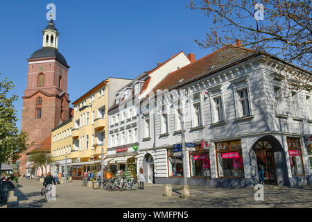 Fussgaengerzone, Einkaufstrasse, Carl-Schurz-Straße, Altstadt, Spandau, Berlin, Deutschland Stockfoto