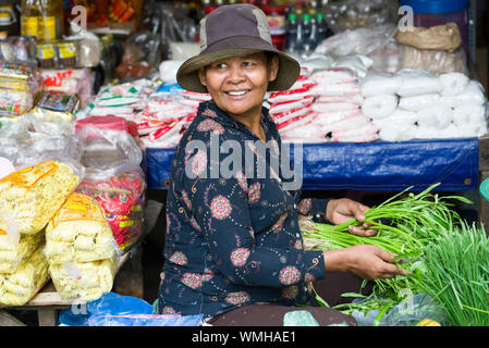 Gemüse in Pshar Leu Markt, Siem Reap, Kambodscha verkauft Stockfoto