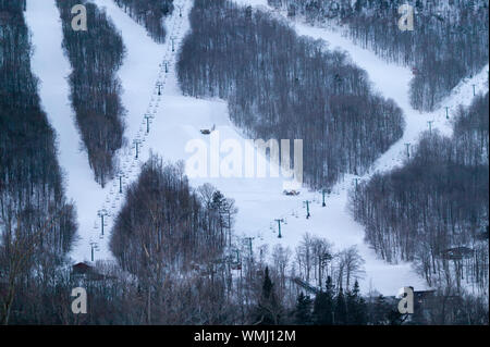 Pistenraupe grooming Mt. Mansfield, Stowe, Vermont, USA Stockfoto