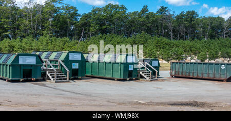 Single Stream recycling Container für Glas, Kunststoff und Papier bei uns Deponie an der Bourne integrierte Bewirtschaftung fester Abfälle Anlage Stockfoto