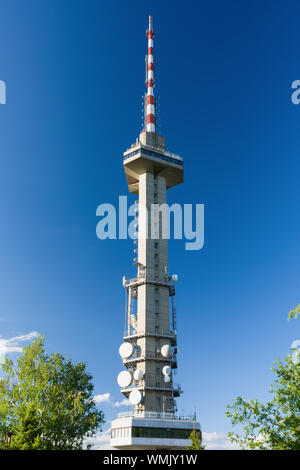 Fernsehturm auf einem kopitoto Hügel in Vitosha Berg in der Nähe von Sofia, Bulgarien. Stockfoto