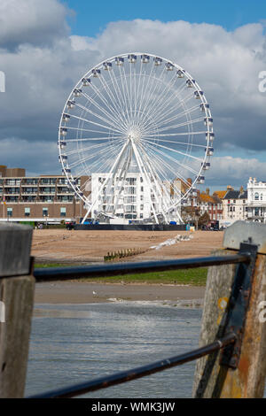 Worthing Riesenrad an der Küste in Worthing, West Sussex. Stockfoto