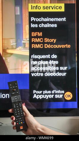 ORANGE ist, schneiden Sie das TV-Signal auf BFM-TV Stockfoto