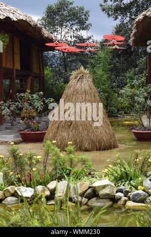 Alte Schlammhäuser im Dorf Stockfoto