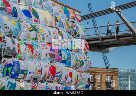 London, Großbritannien. 5. Sep 2019. Die kabakov Stiftung und Kunst Aktion Ändern bringen das Schiff der Toleranz nach London als Herzstück kunst Installation von Totally Thames 2019. Das Schiff von Toleranz ist ein internationales Kunstprojekt erstellt von Ilya und Emilia Kabakov. Zuerst in Ägypten im Jahr 2005 ins Leben gerufen, das Schiff der Toleranz hat in der Folge in Venedig, San Moritz, Sharjah, Miami, Havanna, Moskau, New York, Zug, Rom und Rostock erstellt. Das Projekt wurde mit dem renommierten Cartier Preis für das beste Projekt des Jahres 2010 ausgezeichnet. Credit: Guy Bell/Alamy leben Nachrichten Stockfoto