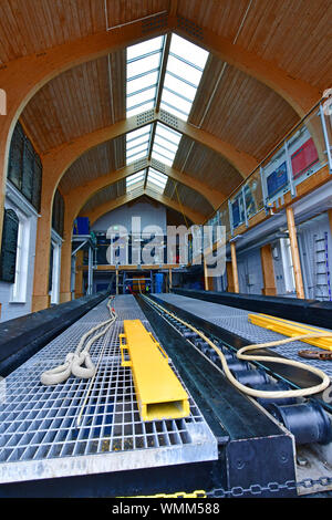 Swanage Rettungsboot Station umgebaut 2015/16, Leben zu retten, von dieser Website seit 1875. Bilder auch leer Station nach einem Start Boot in dist zu retten zeigen Stockfoto