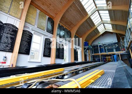 Swanage Rettungsboot Station umgebaut 2015/16, Leben zu retten, von dieser Website seit 1875. Bilder auch leer Station nach einem Start Boot in dist zu retten zeigen Stockfoto