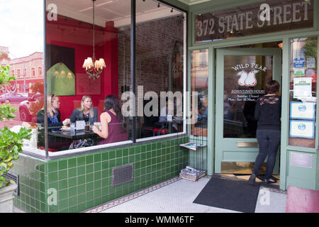 Wild Pear ist ein Restaurant mit Northwest Gerichte zum Mittag- und Abendessen in der Innenstadt von Salem, Oregon inspiriert. Stockfoto