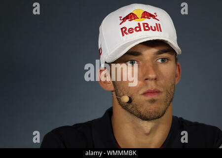 Monza, Italien. 5. September 2019; Autodromo Nazionale Monza, Italien; Formel 1 Grand Prix von Italien, team Anreise Tag, Scuderia Toro Rosso, Pierre Gasly während der Pressekonferenz - redaktionelle Verwendung. Credit: Aktion Plus Sport Bilder/Alamy leben Nachrichten Stockfoto