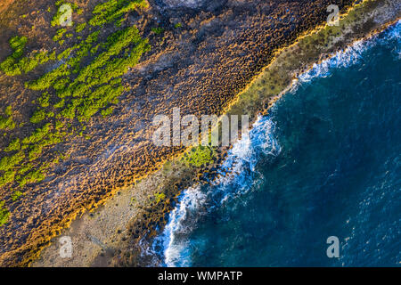 Ansicht von oben Luftbild aus fliegende Drohne von My Hiep ward, Ninh Hai, Ninh Thuan, Vietnam Stockfoto