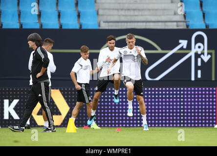 Hamburg, Deutschland. 05 Sep, 2019. Fussball: Abschließende Ausbildung Deutschland. Der Bundestrainer Joachim Löw (L - r) Die Schulung neben Niklas Süle, Joshua Kimmich, Jonas Hector und Toni Kroos. Credit: Christian Charisius/dpa/Alamy leben Nachrichten Stockfoto