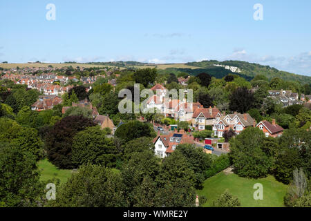 Blick über Lewes Stadt Häuser, Häuser, Wohnungen, Gärten und Landschaft Landschaft von Lewes Castle Südturm im Sommer Sussex England UK KATHY DEWITT Stockfoto