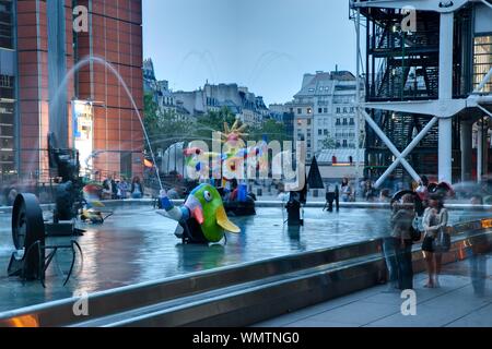 Paris, Centre National d'Art et de Culture Georges Pompidou Centre Pompidou, Beaubourg, Strawinski-Brunnen Stockfoto