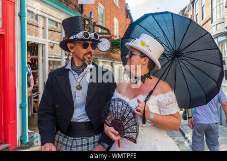 Lincoln, Lincolnshire, England, UK - Der größte Asyl Steampunk Festival auf der Erde befindet sich in der Stadt Lincoln gehalten Stockfoto