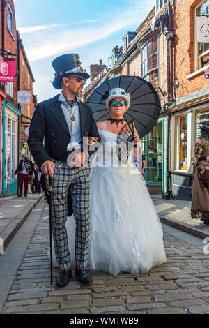 Lincoln, Lincolnshire, England, UK - Der größte Asyl Steampunk Festival auf der Erde befindet sich in der Stadt Lincoln gehalten Stockfoto