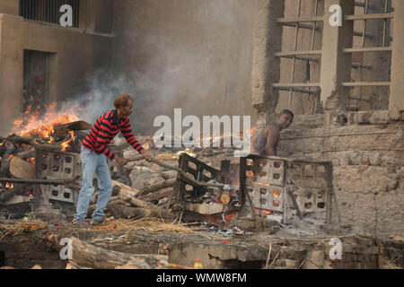 Job am Krematorium Stockfoto