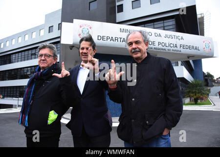 Curitiba, Brasilien. 05 Sep, 2019. Präsidentschaft Fernando Hd und ehemalige Bildungsminister Aloizio MercMercadante besucht auch Lula am Donnerstag. Credit: Everson Bressan/FotoArena/Alamy leben Nachrichten Stockfoto