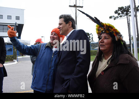 Curitiba, Brasilien. 05 Sep, 2019. Präsidentschaft Fernando Hd und ehemalige Bildungsminister Aloizio MercMercadante besucht auch Lula am Donnerstag. Credit: Everson Bressan/FotoArena/Alamy leben Nachrichten Stockfoto