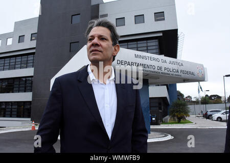 Curitiba, Brasilien. 05 Sep, 2019. Präsidentschaft Fernando Hd und ehemalige Bildungsminister Aloizio MercMercadante besucht auch Lula am Donnerstag. Credit: Everson Bressan/FotoArena/Alamy leben Nachrichten Stockfoto