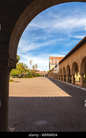 Die Architekturen an der Stanford Universität in Palo Alto, Kalifornien, USA. Stockfoto