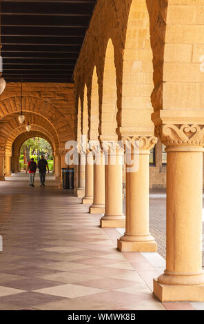 Die Architekturen an der Stanford Universität in Palo Alto, Kalifornien, USA. Stockfoto