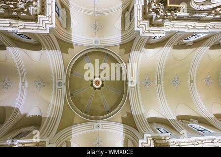 Italien, Apulien, Provinz Tarent, Martina Franca. 29. Mai 2019. Kathedrale von Saint Martin, Basilica di San Martino. Innere Decke. Stockfoto