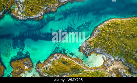 Tropische Luft der Insel im Meer. Urlaub und Reisen Konzept. Stockfoto