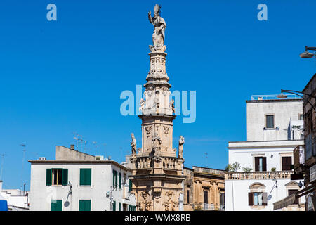 Italien, Apulien, Provinz Brindisi und Ostuni. Spalte von St. Oronzo. Stockfoto