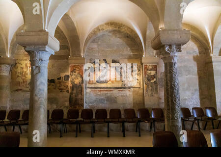 Italien, Apulien, Provinz Lecce, Otranto. Juni 04, 2019. Innenraum der Kathedrale von Otranto. Fresko in der Krypta. Stockfoto