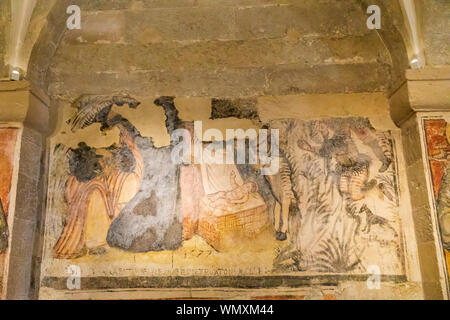 Italien, Apulien, Provinz Lecce, Otranto. Juni 04, 2019. Innenraum der Kathedrale von Otranto. Fresko in der Krypta. Stockfoto