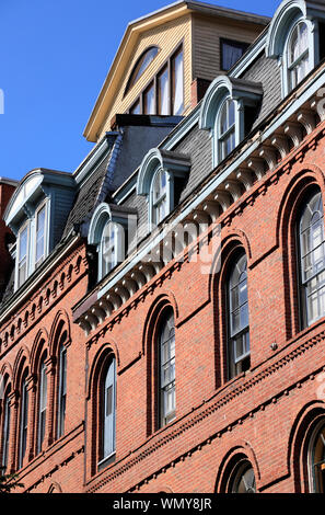 Eine Nahaufnahme des 19. Jahrhunderts Backsteingebäude im Alten Hafen Portland Maine. USA. Stockfoto
