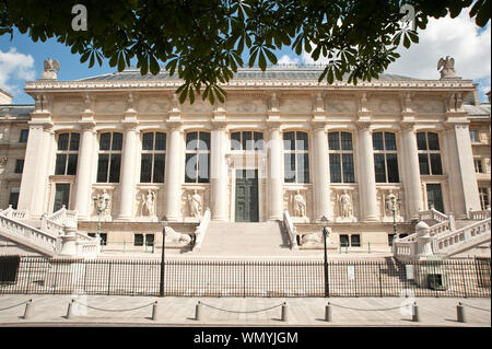 Paris, Ile de la Cite, Place Dauphine, Conciergerie Stockfoto