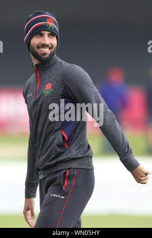 CHESTER LE STREET, ENGLAND SEPT 4TH Saqib Mahmood von Lancashire Blitz während der Vitalität Blast T20 Match zwischen Lancashire und Essex im Emirates Riverside, Chester Le Street am Mittwoch, 4. September 2019. (Credit: Mark Fletcher | MI Nachrichten) Stockfoto