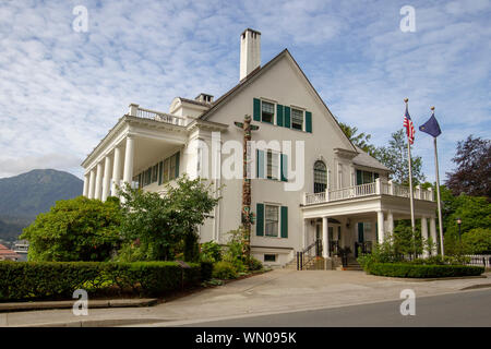 Der Alaska Governor's Mansion, bei 716 Calhoun Allee in Juneau, Alaska. Es wurde von James Knox Taylor entwickelt. Stockfoto