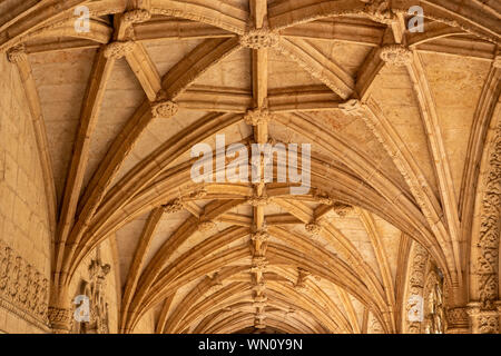 Kreuzgänge Jeronimos Kloster in Belem in der Nähe von Lissabon, Portugal. Stockfoto