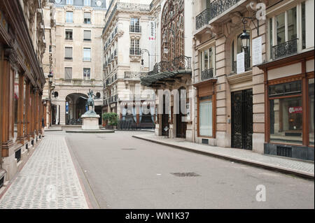 Paris, Rue & Place Edouard VII Stockfoto