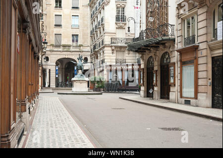 Paris, Rue & Place Edouard VII Stockfoto