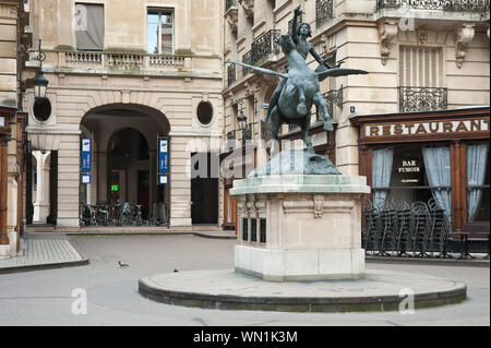 Paris, Rue & Place Edouard VII Stockfoto