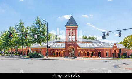 STATESVILLE, NC, USA-1 SEPTEMBER 2019: Die STATESVILLE Civic Center Gebäude Exterieur. Stockfoto