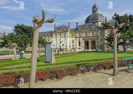 Paris, Pitie Salpetriere Krankenhaus, Cours Saint-Louis Stockfoto