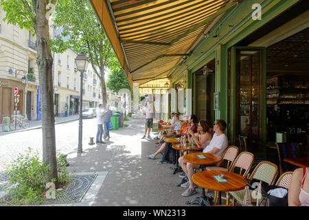 Butte-aux-Cailles ist der Name eines Hügels (franz. Butte) in Paris. Er Balatonfüred im 13. Arrondissement. Dieses mit der Place d'Italie gelegene frühere Stockfoto