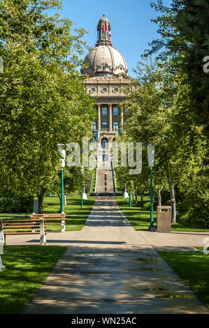 Die Außenfassade des Gebäudes in Edmonton Alberta Gesetzgebung. Foto an einem warmen Sommertag. Rechtlichen Gründen sichtbar. Stockfoto