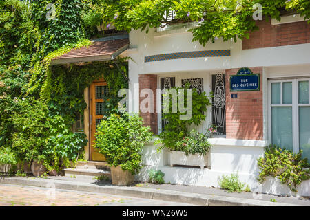 Paris, Cité Florale (Rue des Orchidees, Rue des Glycines, Rue des Volubilis, Rue des Liserons): Zwischen der rue Boussingault, sterben Auguste Lancon Stra Stockfoto