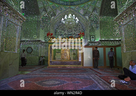 Shah Cherah Moschee in Shiraz, Iran. Spiegel Moschee. Stockfoto