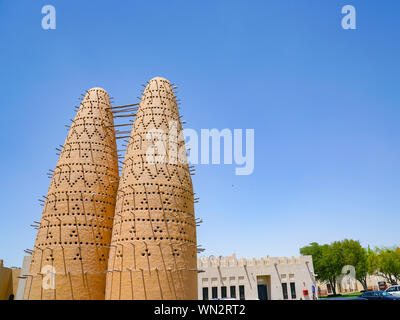 Berühmte irdenen Taube Türme in Katara Cultural Village von Doha, Katar Stockfoto