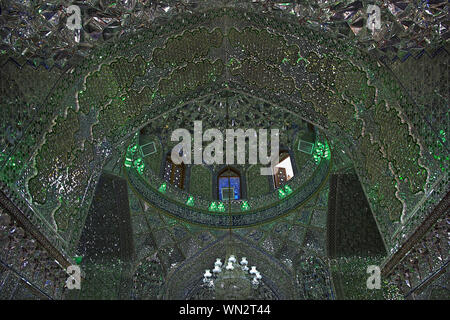 Shah Cherah Moschee in Shiraz, Iran. Spiegel Moschee. Stockfoto