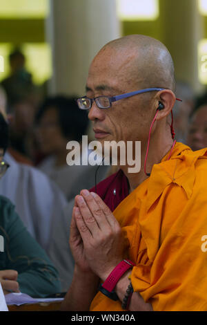 Dharamshala, Indien. 05 Sep, 2019. Seine Heiligkeit der Dalai Lama während die Lehre von den Vier Edlen Wahrheiten und die sechzehn Eigenschaften (denpa Shi, mitak Sok chudruk) & die Thirty-Seven Faktoren der Erleuchtung (jangchok sodun) sowie Nagarjunas Kommentar auf Bodhicitta (jangchup semdrel) morgens auf Antrag einer Gruppe aus Asien. (Foto von shailesh Bhatnagar/Pacific Press) Quelle: Pacific Press Agency/Alamy leben Nachrichten Stockfoto