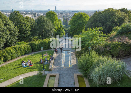 Aussicht auf Paris vom Parc de Belleville-Blick über Paris vom Parc de Belleville Stockfoto